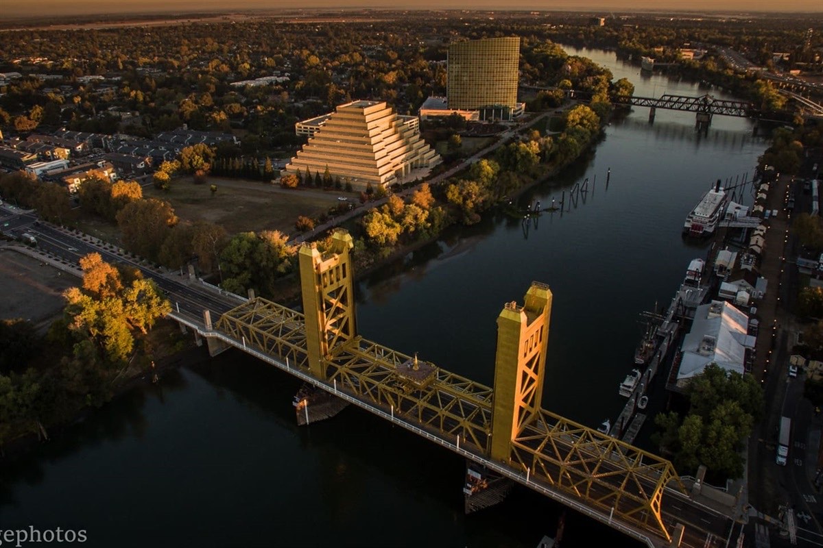 Just minutes from Old Sacramento and the famous tower bridge